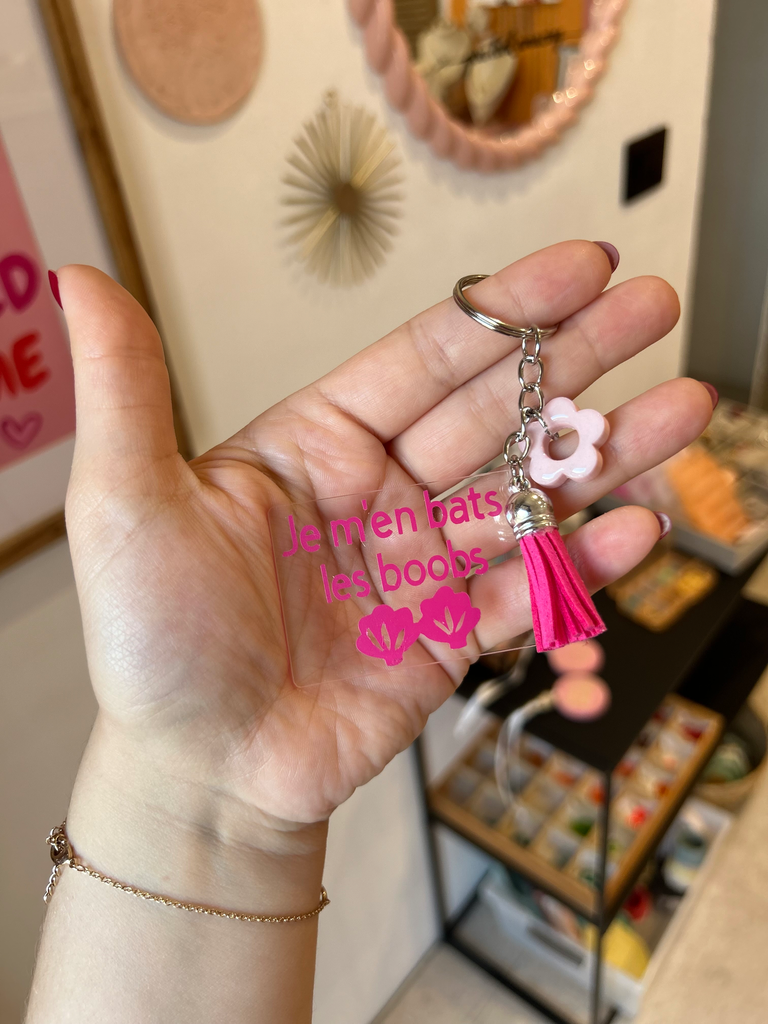 Porte clé "Je m'en bats les boobs"