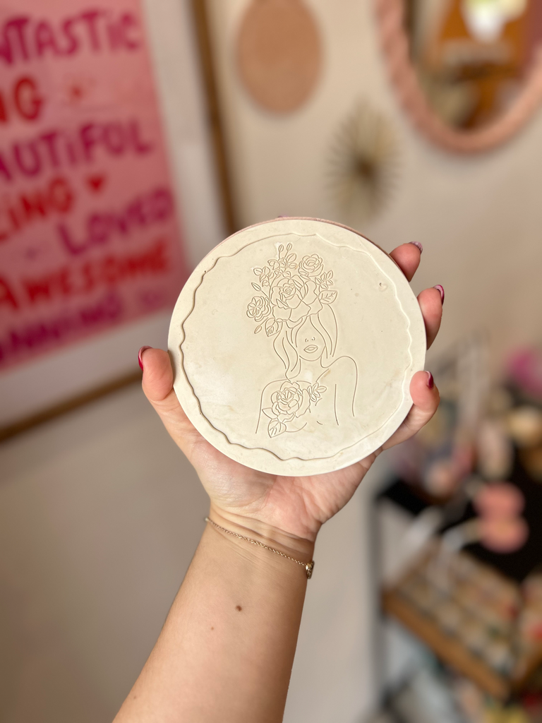 Plateau rond Femina (beige, Chevelure afro)